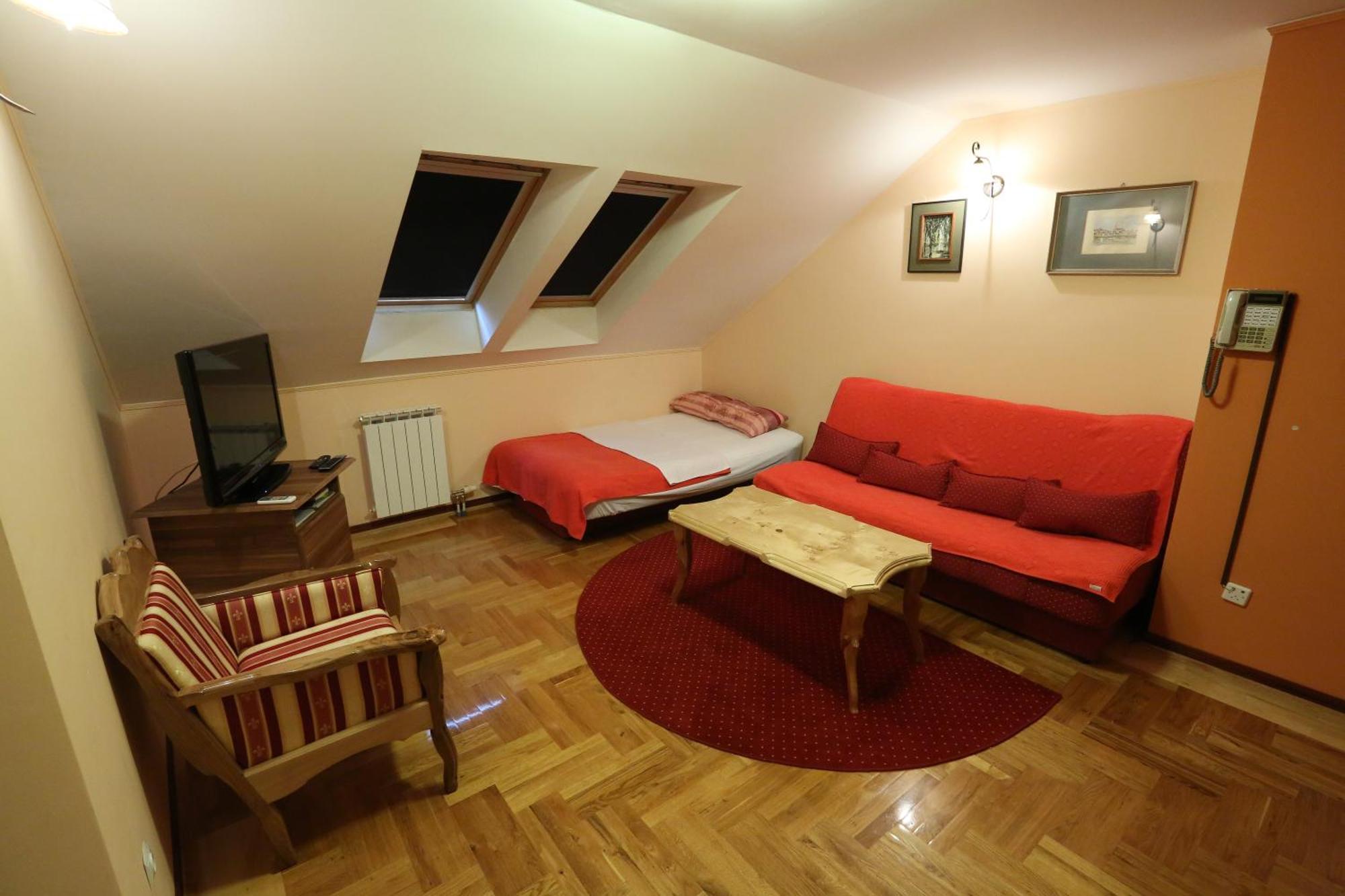 Apartments & Rooms Vienna Osijek Room photo